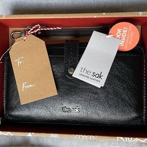 The Sak Black Genuine Leather Zip Wallet with Wristlet NWT